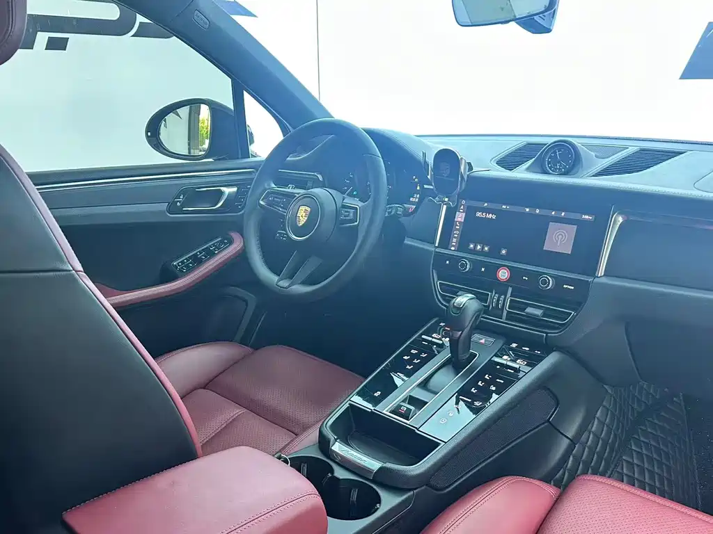 Porsche Macan 2022 — фото 16