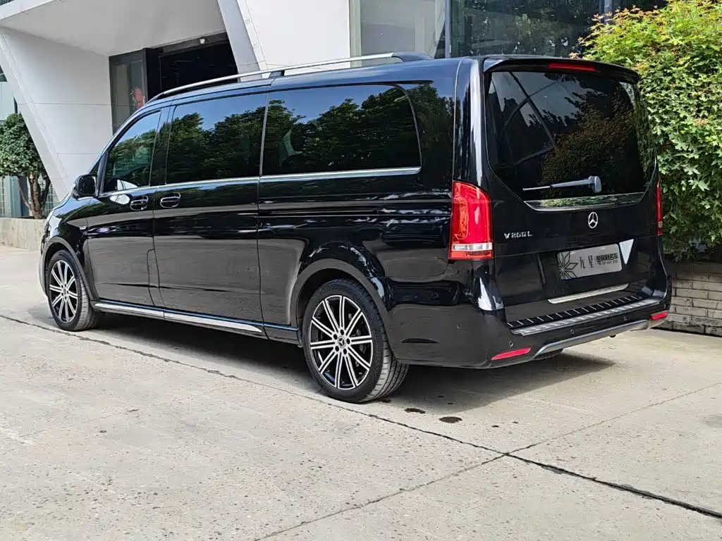 Mercedes-Benz V-Class 2022 — фото 3