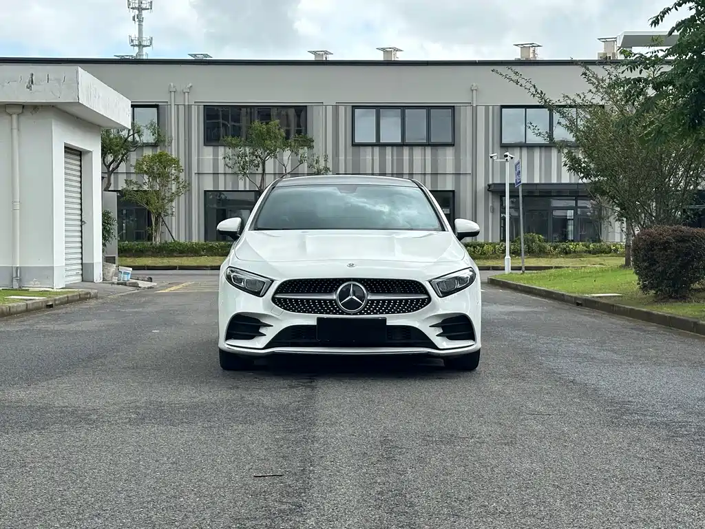 Mercedes-Benz A-Class 2021 — фото 2