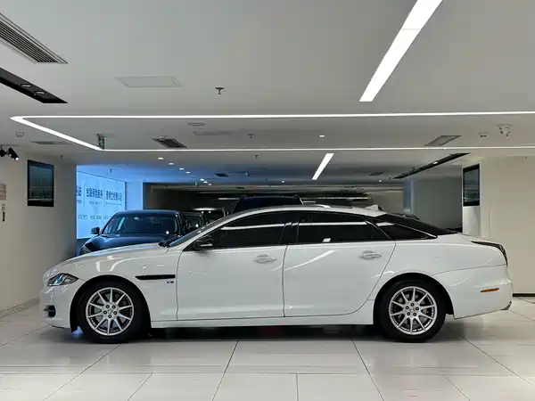 Jaguar XJ 2016