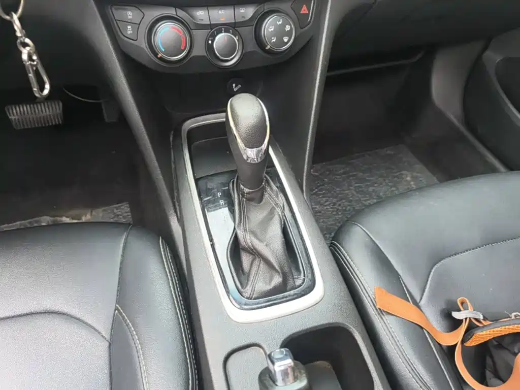 Chevrolet Cavalier 2018 — фото 14