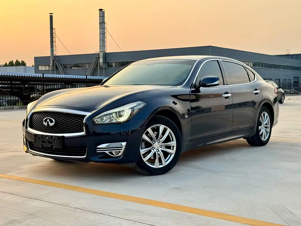 Infiniti Q70 2018 — фото 10