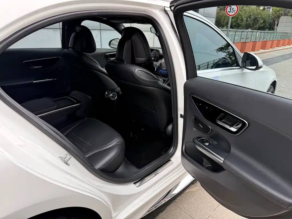 Mercedes-Benz C-Class 2022 — фото 41