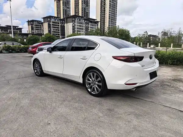 Mazda 3 Axela 2023
