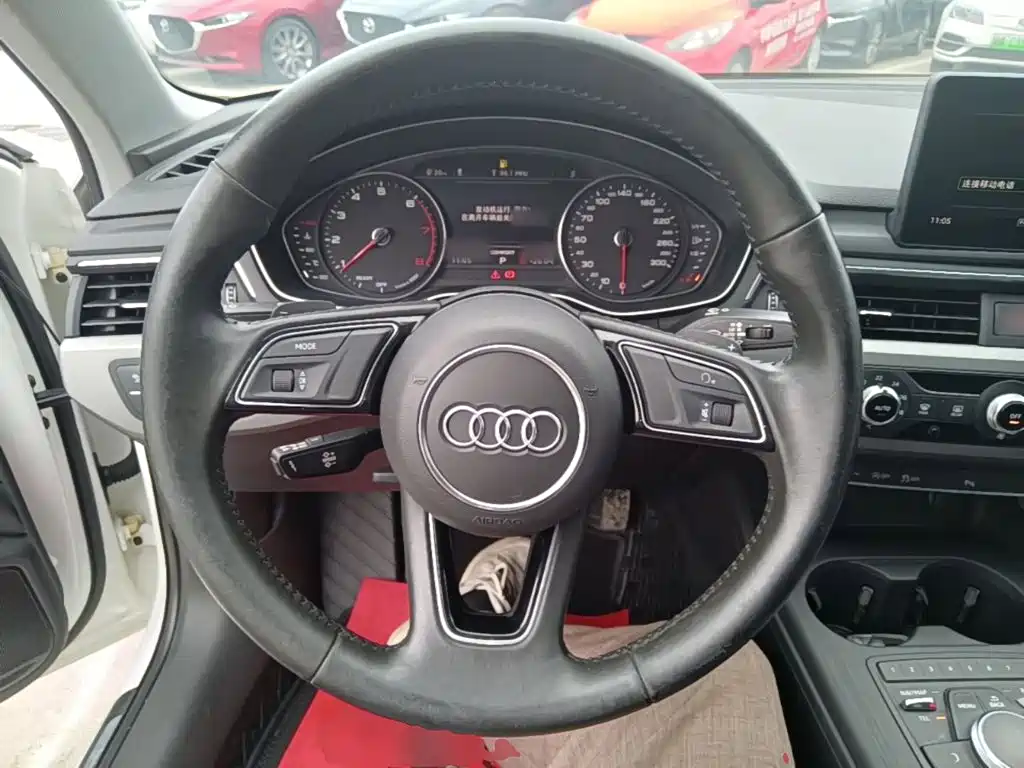 Audi A4L 2018 — фото 11