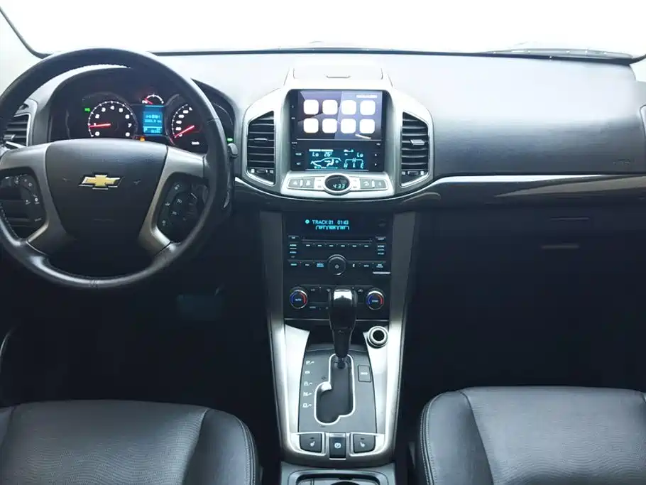 Chevrolet Captiva 2017 — фото 12
