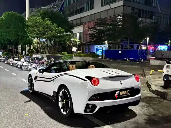 Ferrari California T 2013