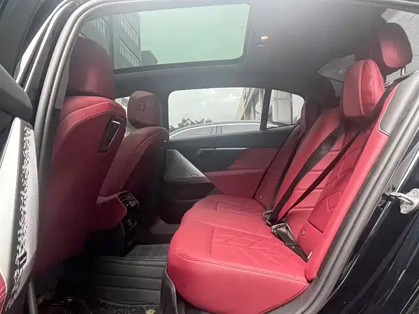 BMW 5 Series 2025