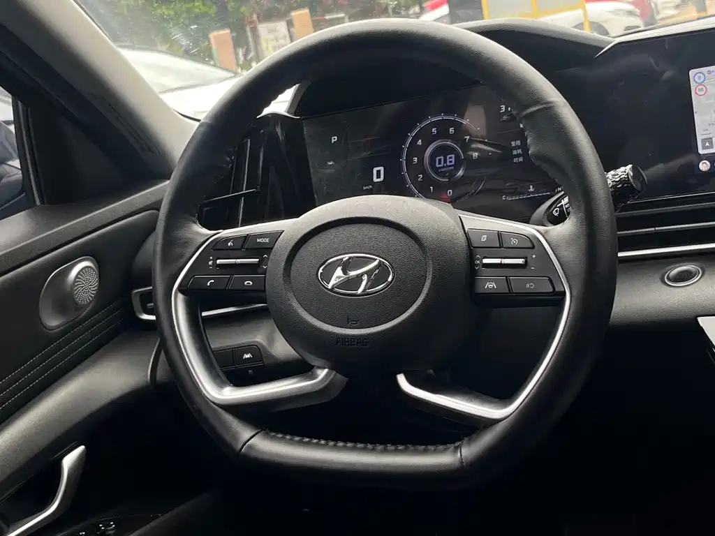 Hyundai Elantra 2021 — фото 15