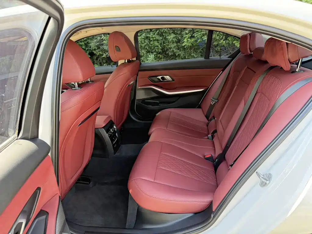 BMW 3 Series 2023 — фото 11