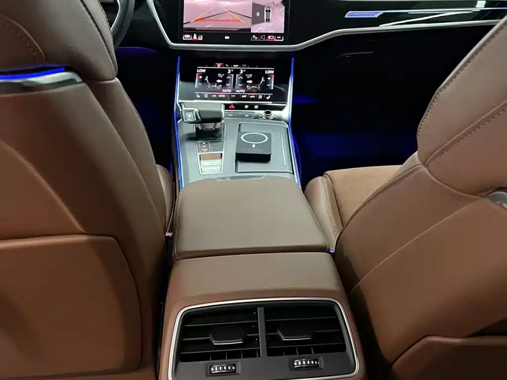 Audi A7L 2024 — фото 14