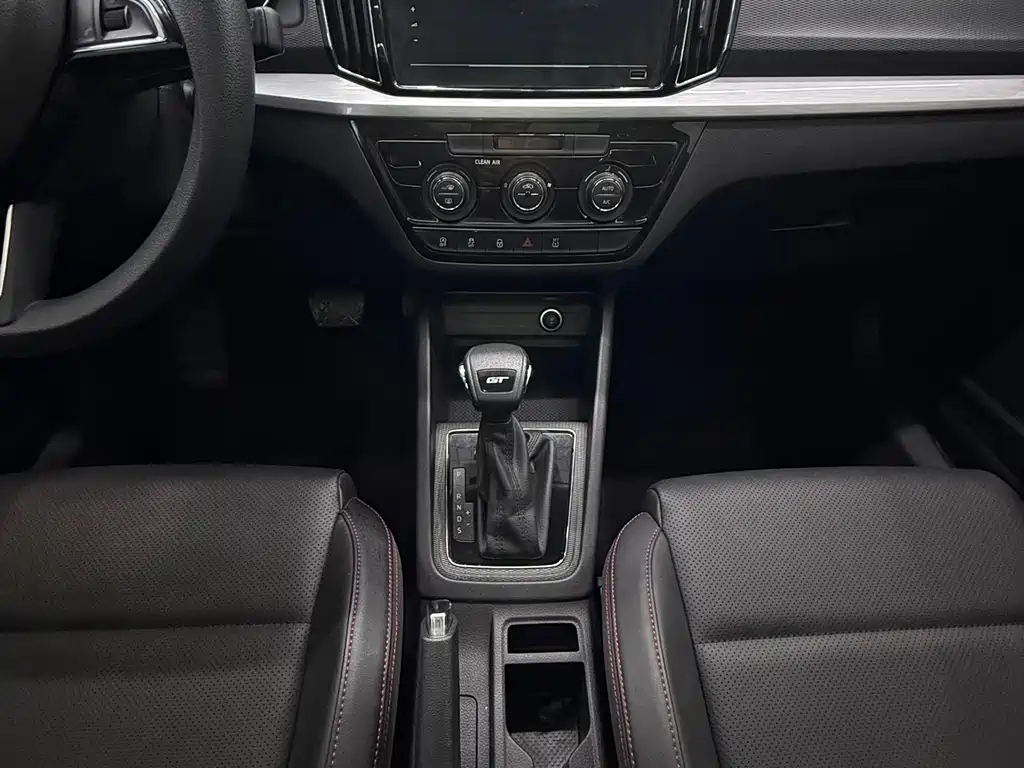 Skoda Kamiq 2021 — фото 14