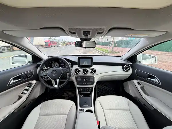 Mercedes-Benz GLA 2016