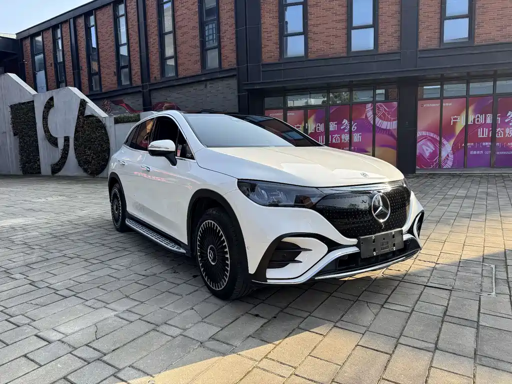 Mercedes-Benz EQE SUV 2023 — фото 3