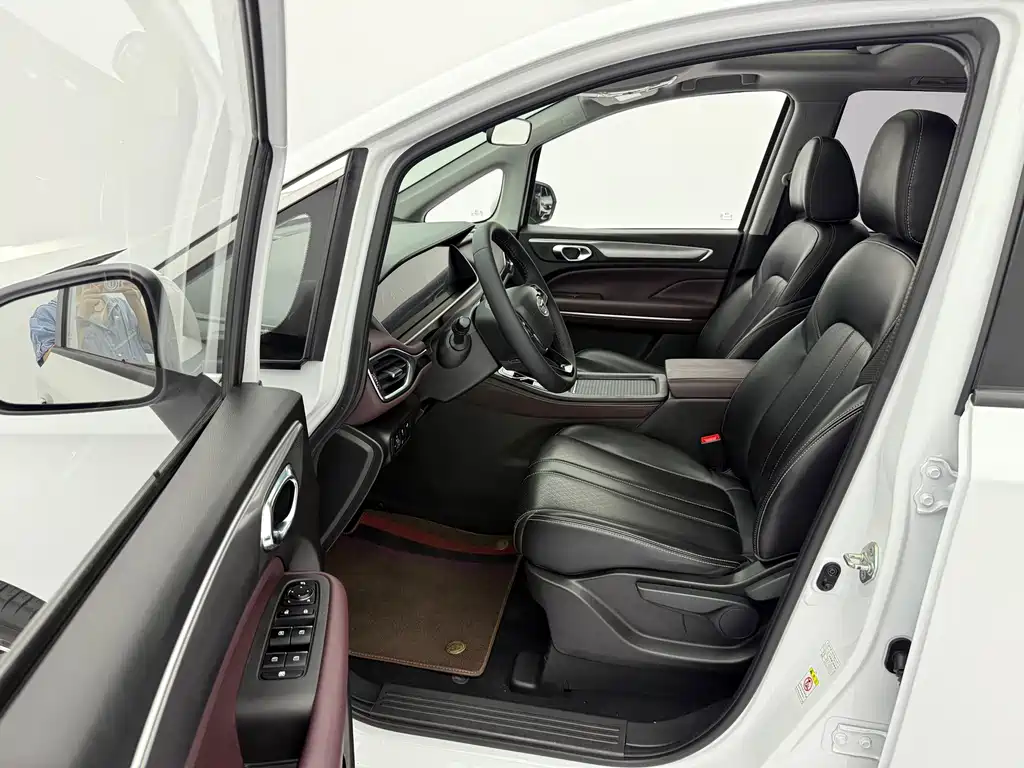 GAC Motor Trumpchi M6 2022 — фото 20