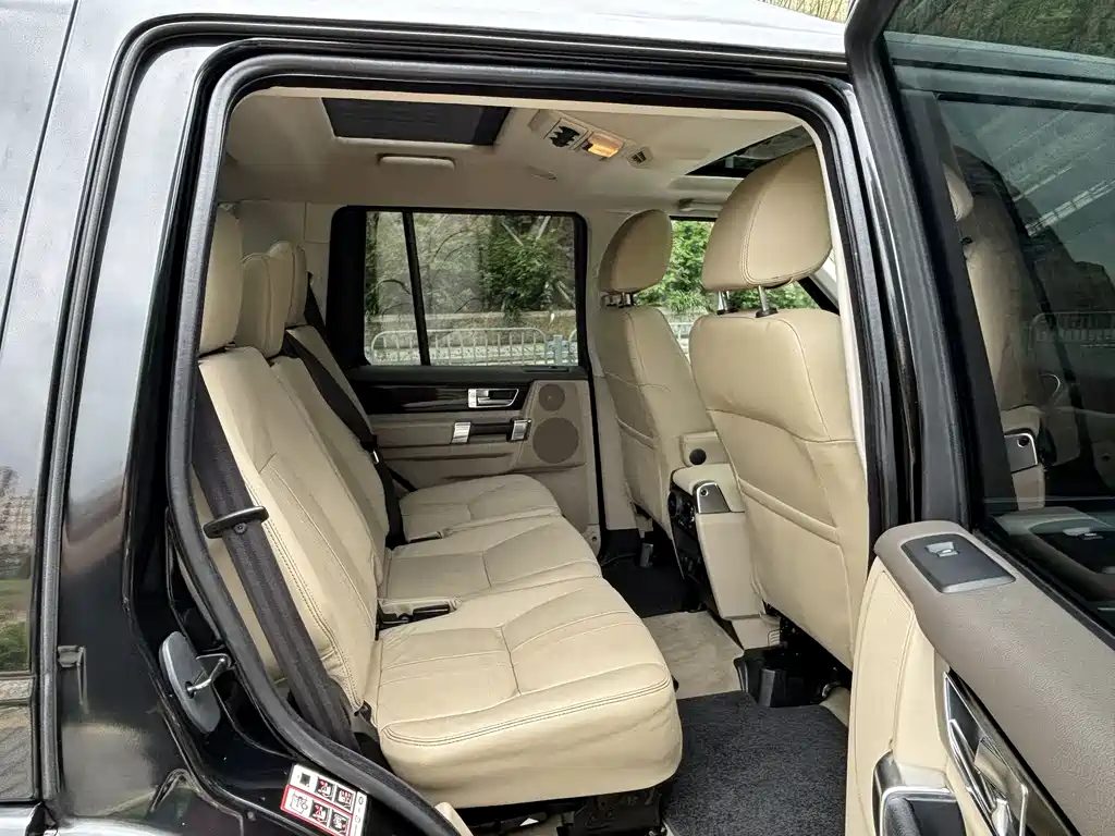 Land Rover Discovery 2013 — фото 12
