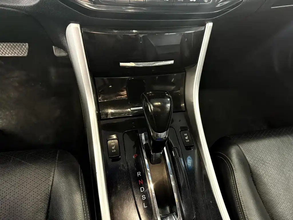 Honda Accord 2017 — фото 15