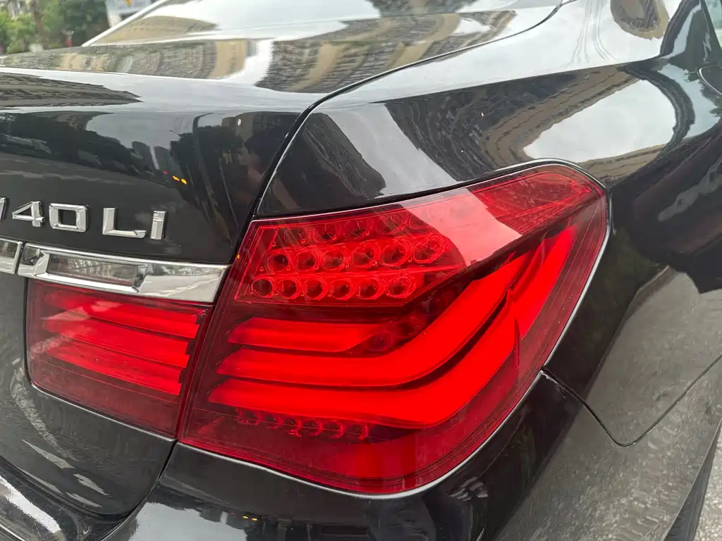 BMW 7 Series 2015 — фото 17