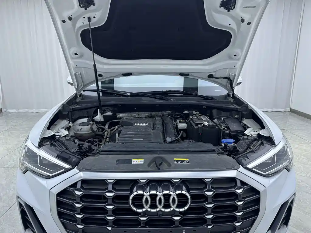 Audi Q3 2022 — фото 16