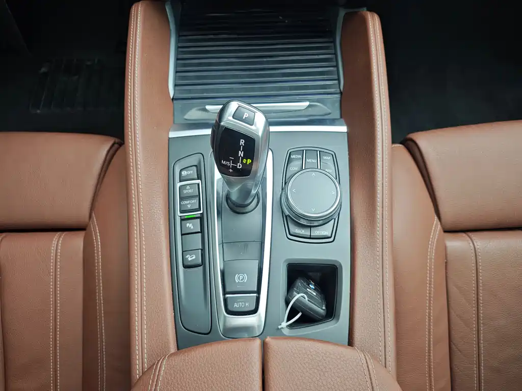 BMW X6 2019 — фото 15