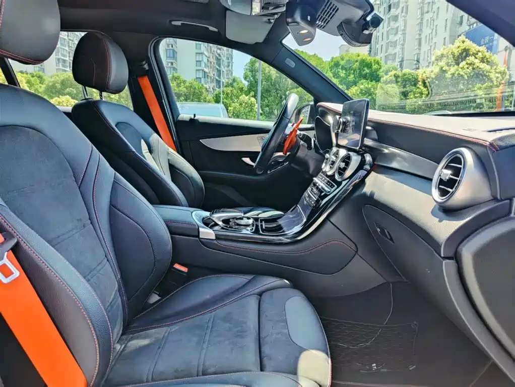 Mercedes-Benz GLC AMG 2019 — фото 19