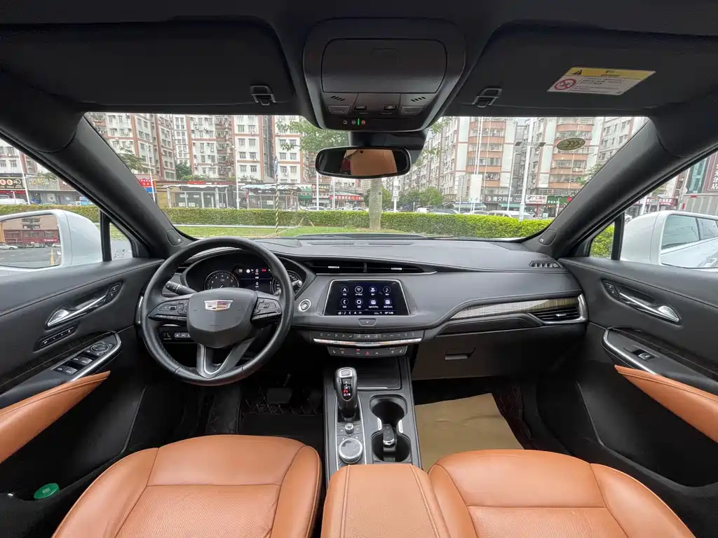 Cadillac XT4 2019 — фото 13