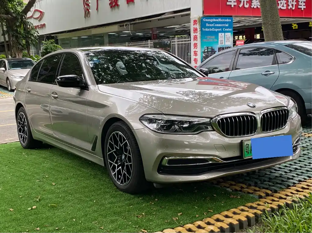 BMW 5 Series New Energy 2019 — фото 2