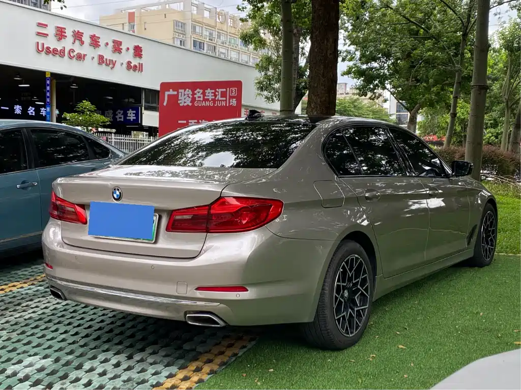 BMW 5 Series New Energy 2019 — фото 6