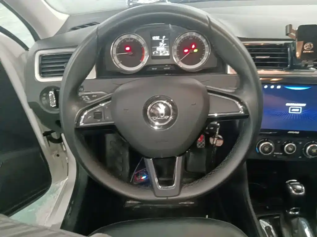 Skoda Rapid 2020 — фото 11