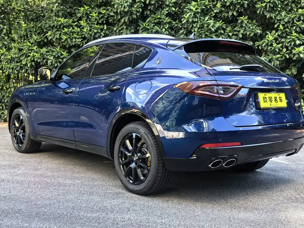 Maserati Levante 2017 — фото 14