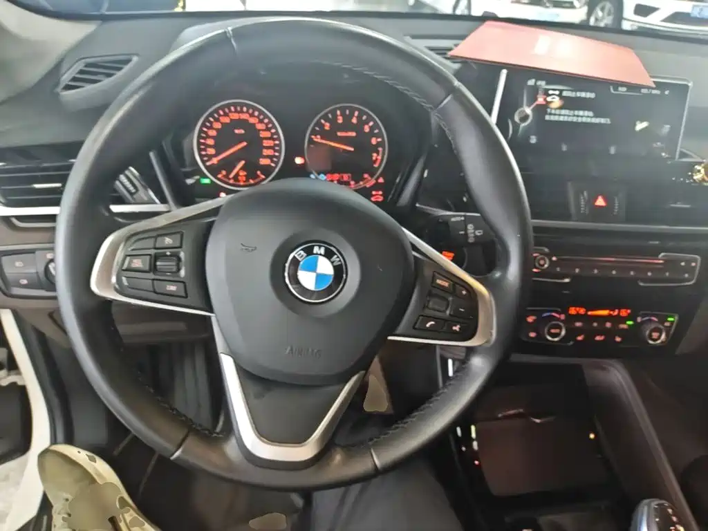 BMW X1 2017 — фото 11