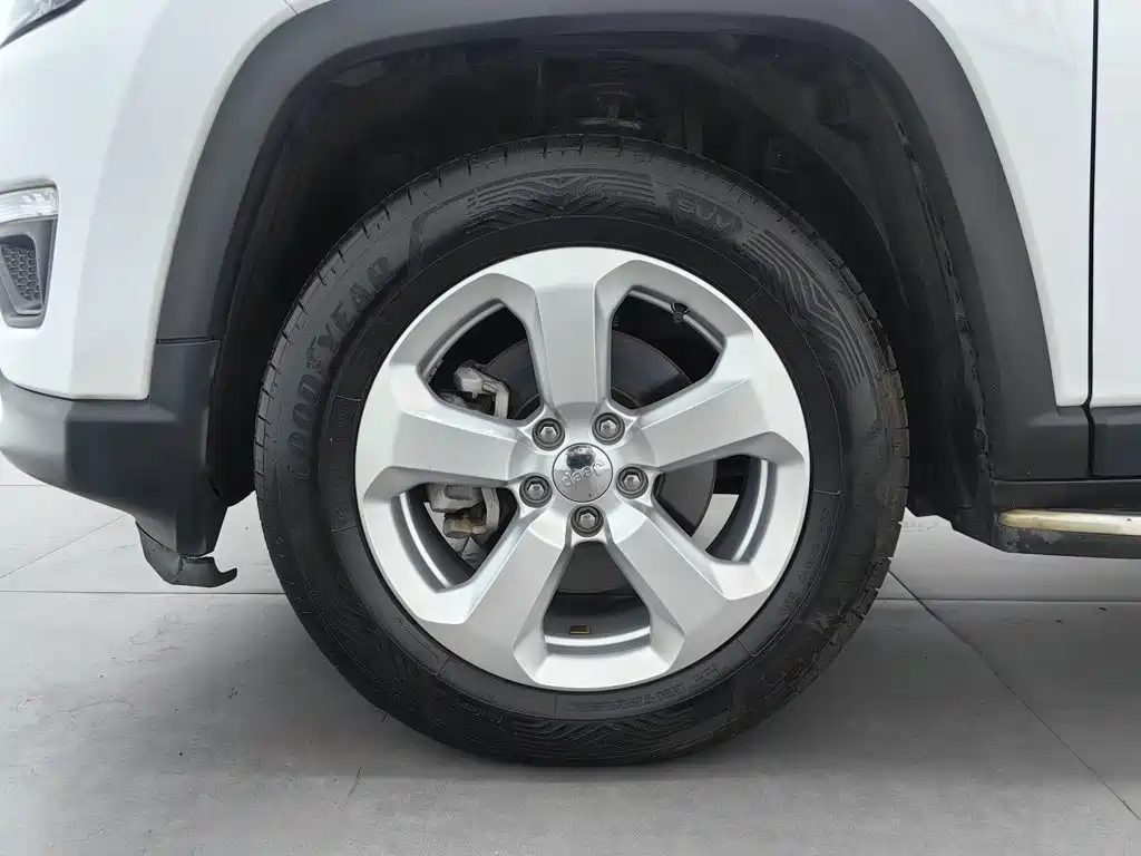 Jeep Compass 2019 — фото 17