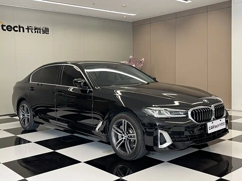 BMW 5 Series 2020 — фото 2