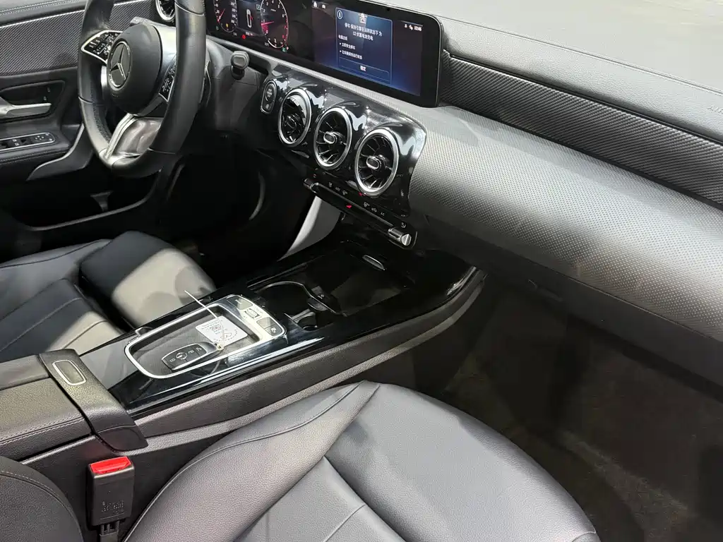 Mercedes-Benz A-Class 2023 — фото 13