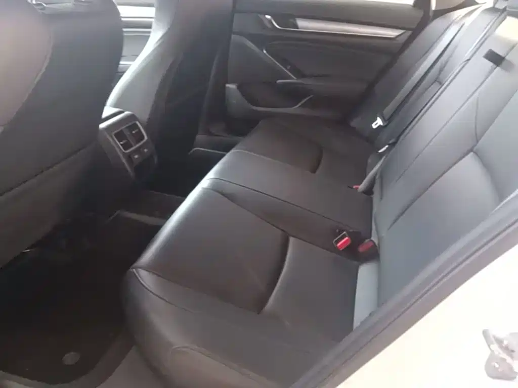 Honda Accord 2022 — фото 13