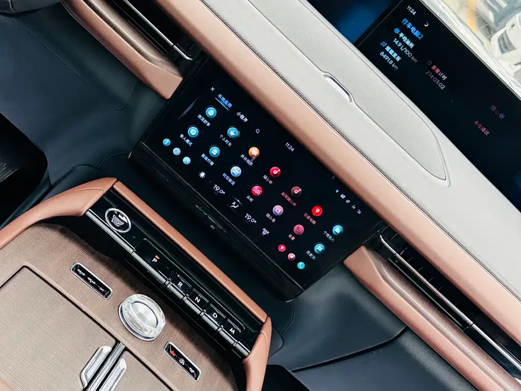 Lincoln Navigator 2025 — фото 18