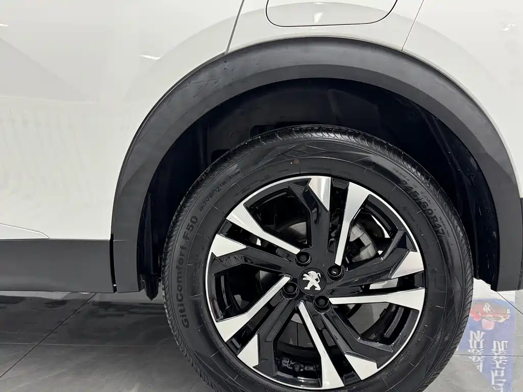 Peugeot 2008 2022 — фото 10