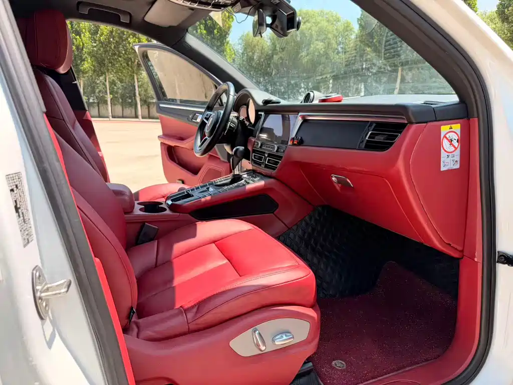 Porsche Macan 2019 — фото 10