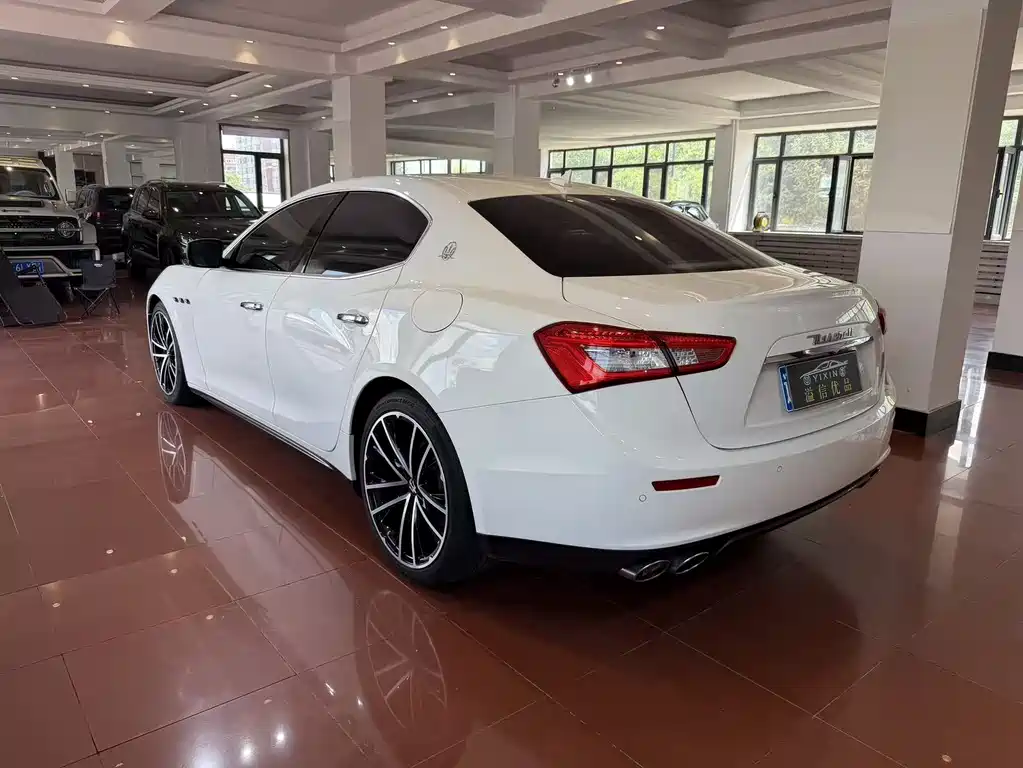 Maserati Ghibli 2014 — фото 18