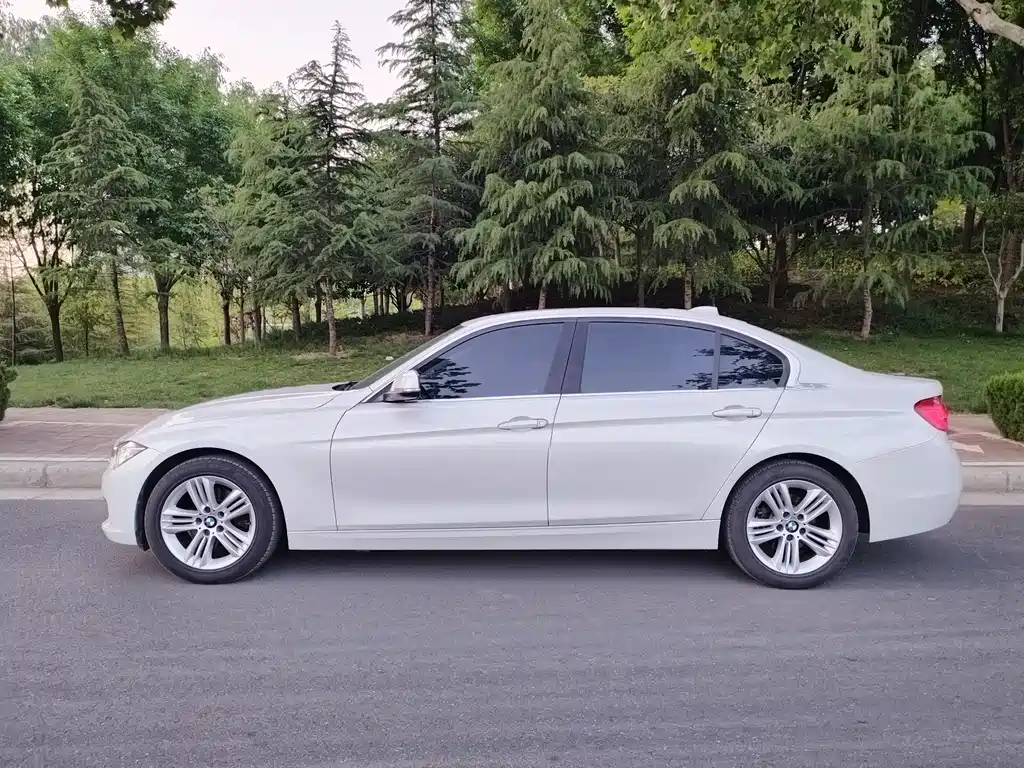 BMW 3 Series 2016 — фото 10