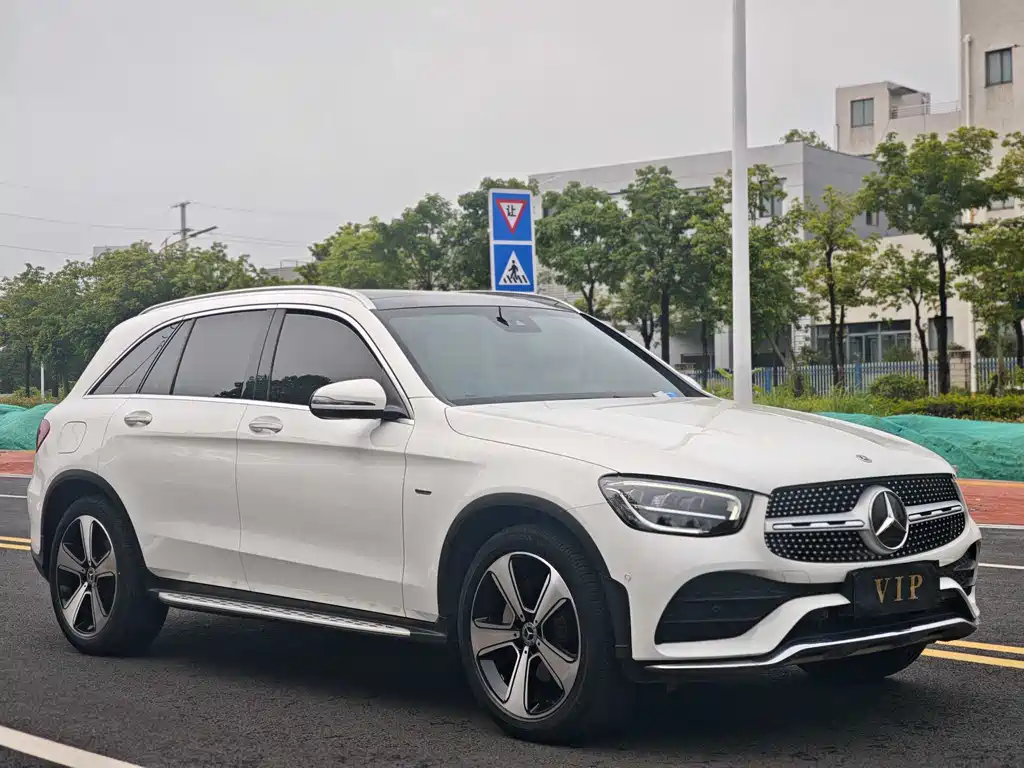 Mercedes-Benz GLC 2023