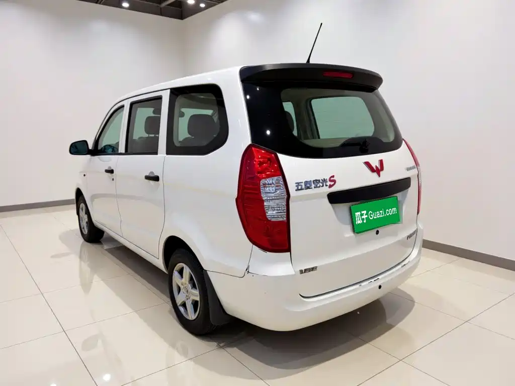 Wuling Hongguang 2017 — фото 4