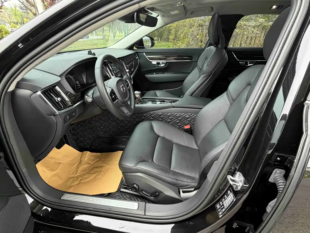 Volvo S90 2018 — фото 13