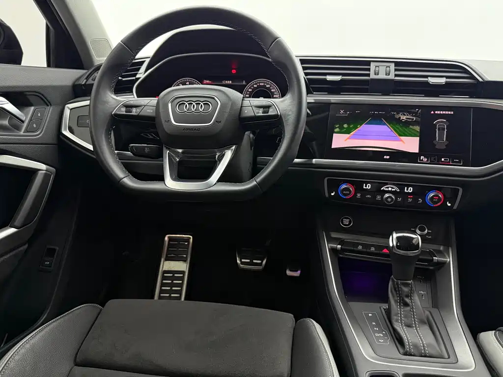 Audi Q3 2022 — фото 10