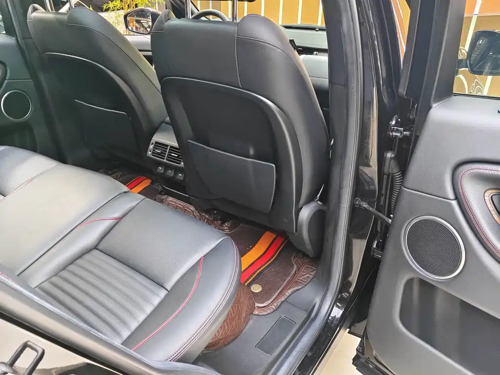 Land Rover Discovery Sport 2023 — фото 14