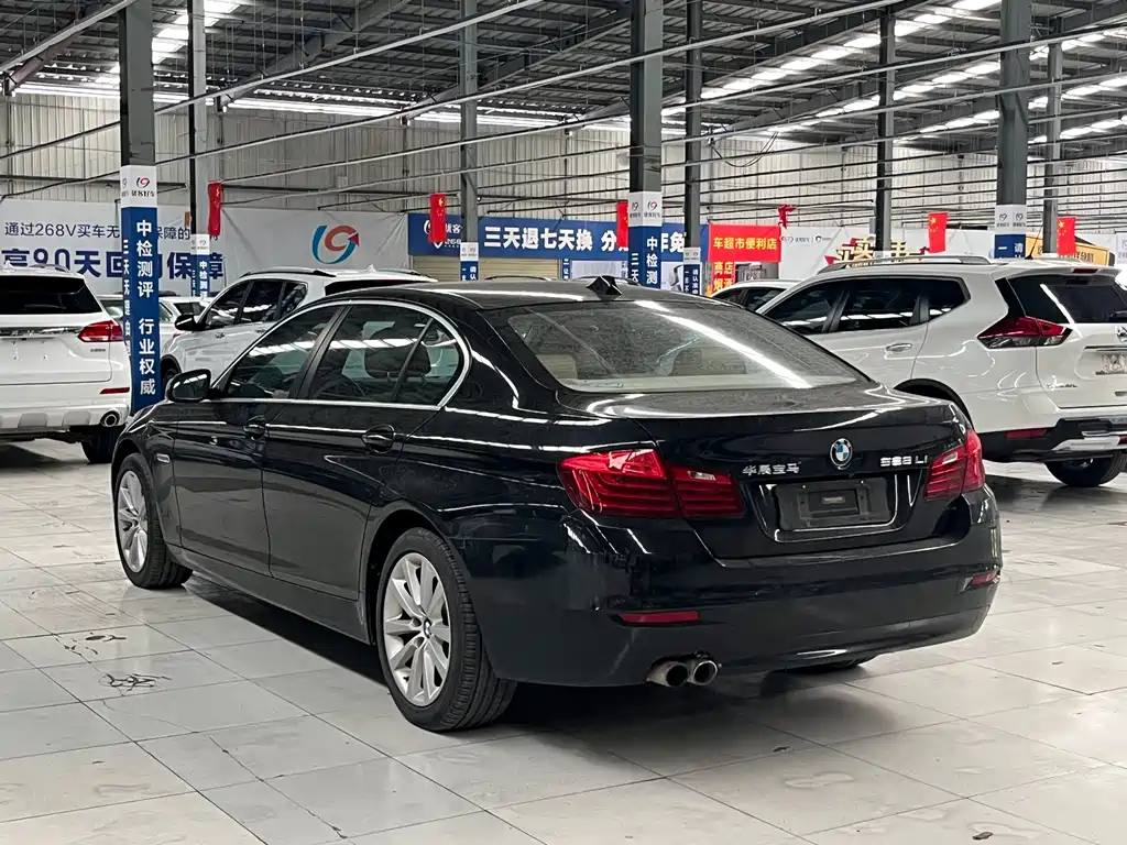 BMW 5 Series 2015 — фото 14