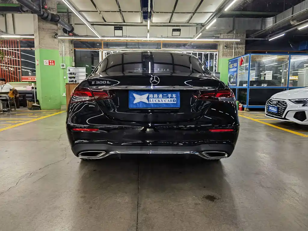 Mercedes-Benz E-Class 2023 — фото 5