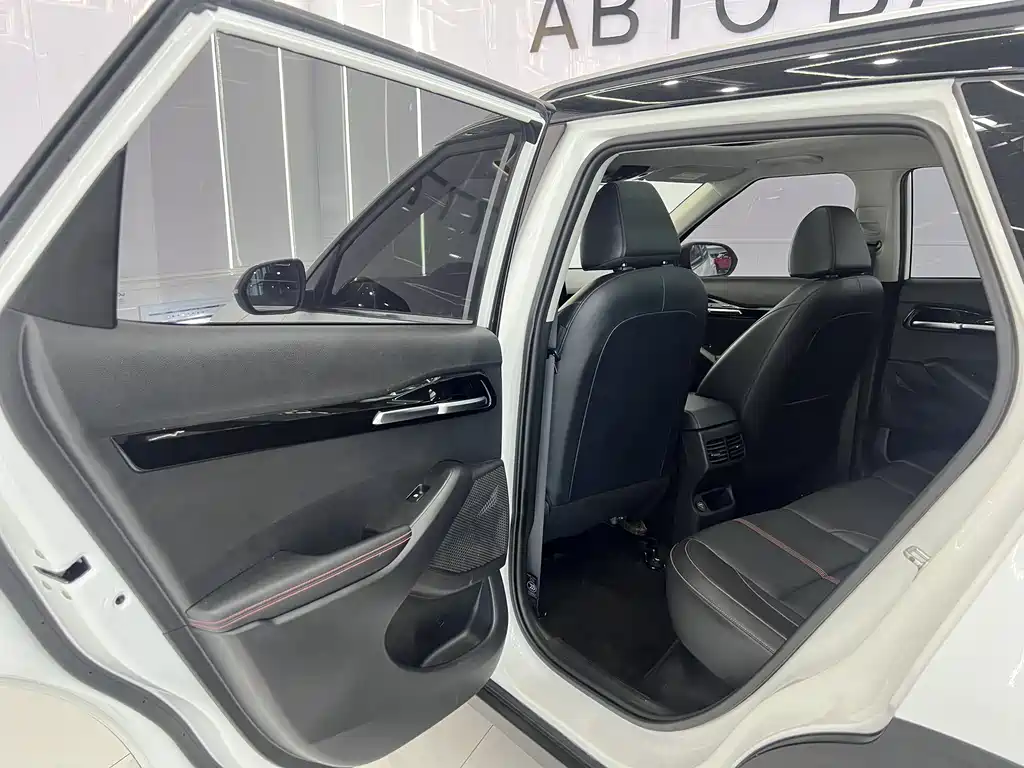 Kia KX3 2023 — фото 15