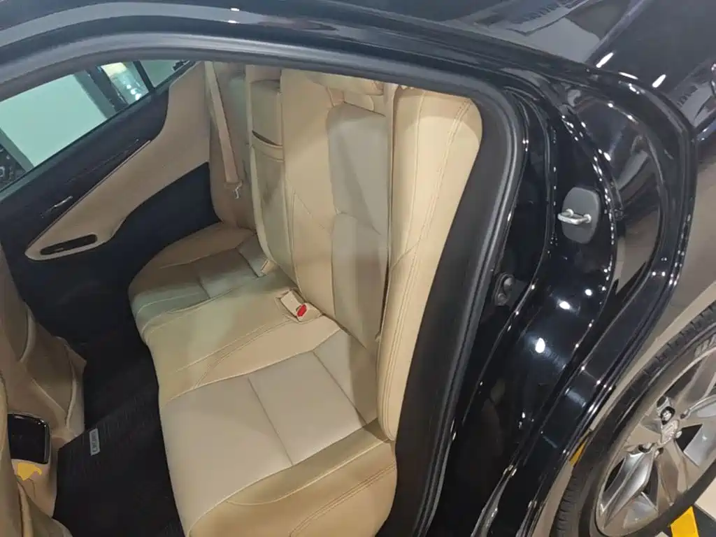 Toyota Crown 2018 — фото 17