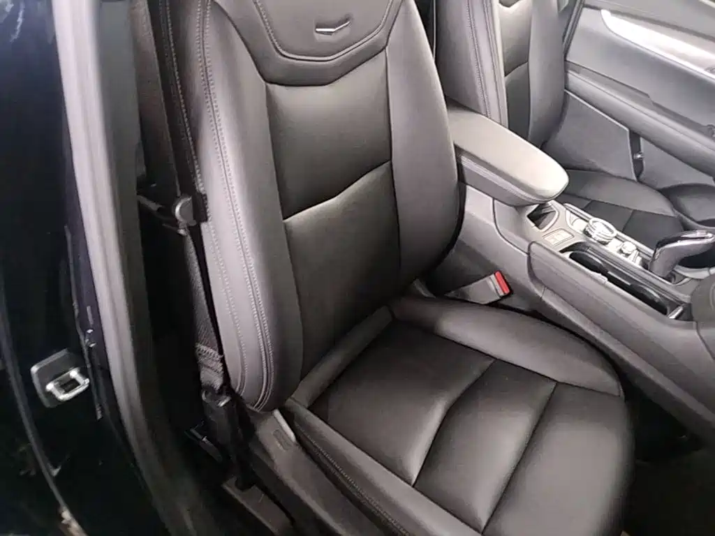 Cadillac XT6 2020 — фото 25